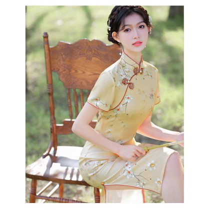 Suzhou Elegant Doris Silk Apricot Midi cheongsam 1056-18 Suzhou Elegant Doris Silk Apricot Midi cheongsam 1056-18