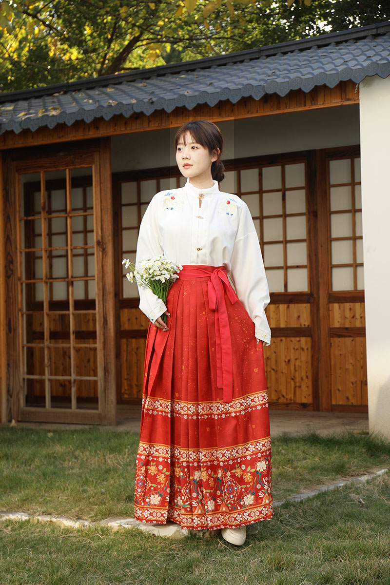 皇天馬 春夏秋冬☆Blooming! 衣装 马面裙 – Luna Crescent